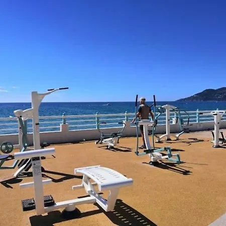 公寓 Stunning Sea View - Balcony - 2min To - Ac - Wifi - Pool *